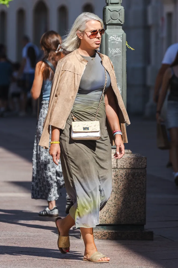 Skupa torbica, pune usne i uska odjeća: Riječanka podigla pra&scaron;inu gdje god je po&scaron;la