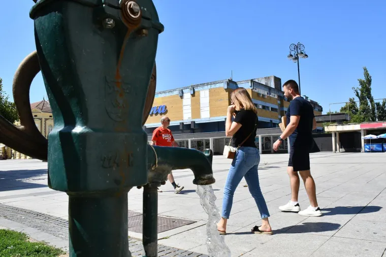 Zgodne djevojke užarile već ionako pakleno vruću Hrvatsku