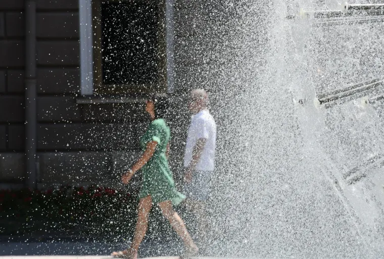 Zgodne djevojke užarile već ionako pakleno vruću Hrvatsku