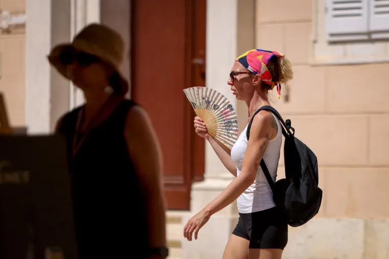 Zgodne djevojke užarile već ionako pakleno vruću Hrvatsku