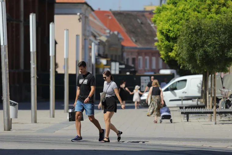 Zgodne djevojke užarile već ionako pakleno vruću Hrvatsku