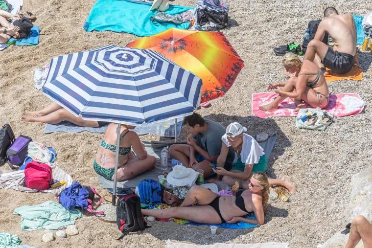 Zgodne djevojke užarile već ionako pakleno vruću Hrvatsku