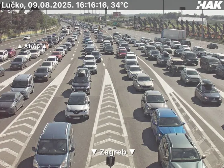 Pogledajte gužve na hrvatskim cestama i granicama: Prometne nesreće stvaraju probleme