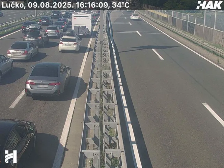 Pogledajte gužve na hrvatskim cestama i granicama: Prometne nesreće stvaraju probleme