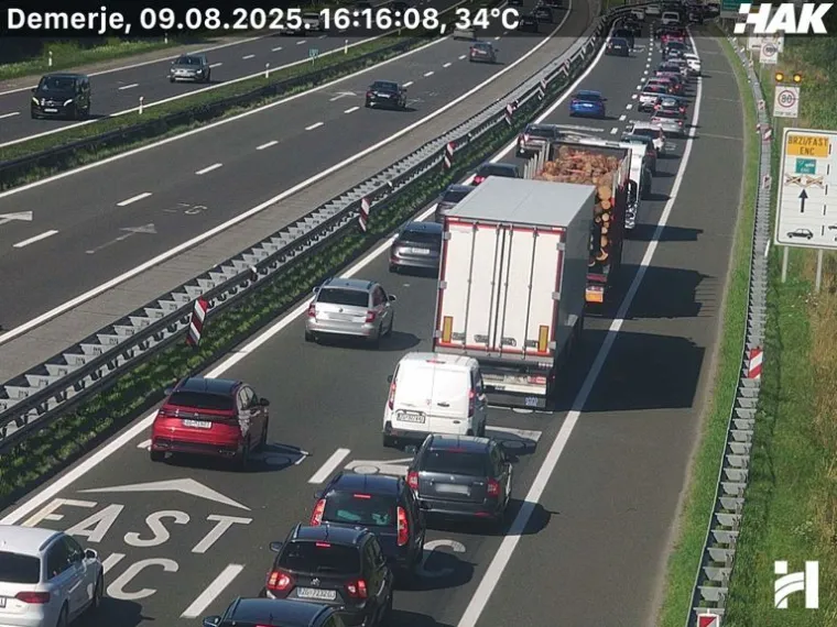 Pogledajte gužve na hrvatskim cestama i granicama: Prometne nesreće stvaraju probleme