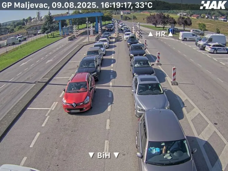 Pogledajte gužve na hrvatskim cestama i granicama: Prometne nesreće stvaraju probleme