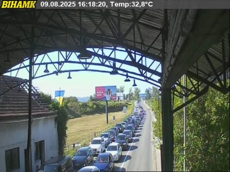 Pogledajte gužve na hrvatskim cestama i granicama: Prometne nesreće stvaraju probleme