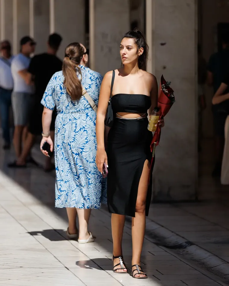 Ljepotica savr&scaron;ene figure pokorila plažu u Zadru, a centrom zablistale brojne dame