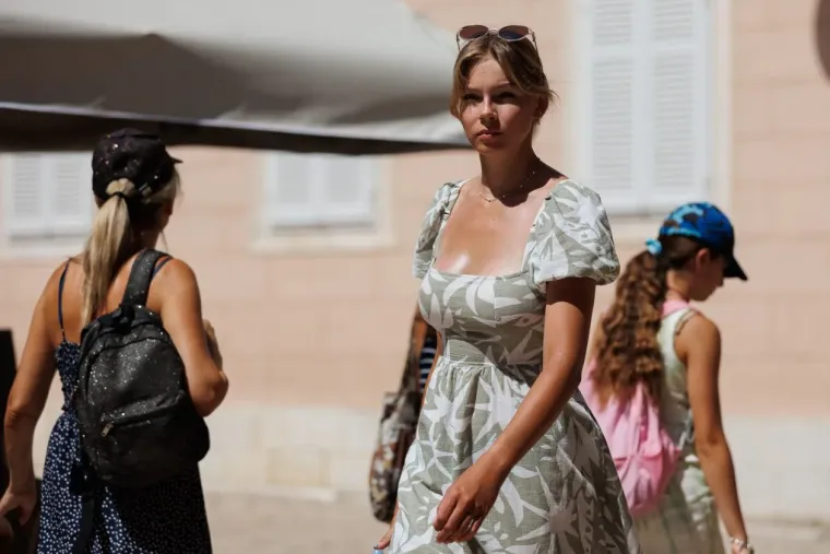 Ljepotica savr&scaron;ene figure pokorila plažu u Zadru, a centrom zablistale brojne dame