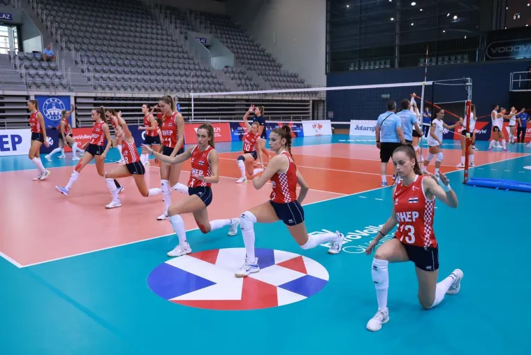Svi su gledali &scaron;to na&scaron;e odbojka&scaron;ice rade na zagrijavanju: 'Ugodno je čuti da smo lijepe'