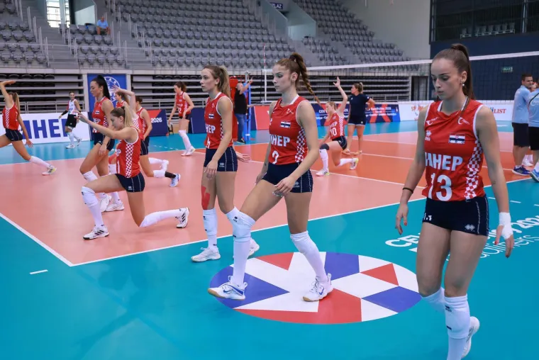 Svi su gledali &scaron;to na&scaron;e odbojka&scaron;ice rade na zagrijavanju: 'Ugodno je čuti da smo lijepe'