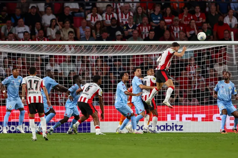 Je li to ptica ili avion? Ne, to je nevjerojatni Ivan Perišić! Nismo znali da može letjeti