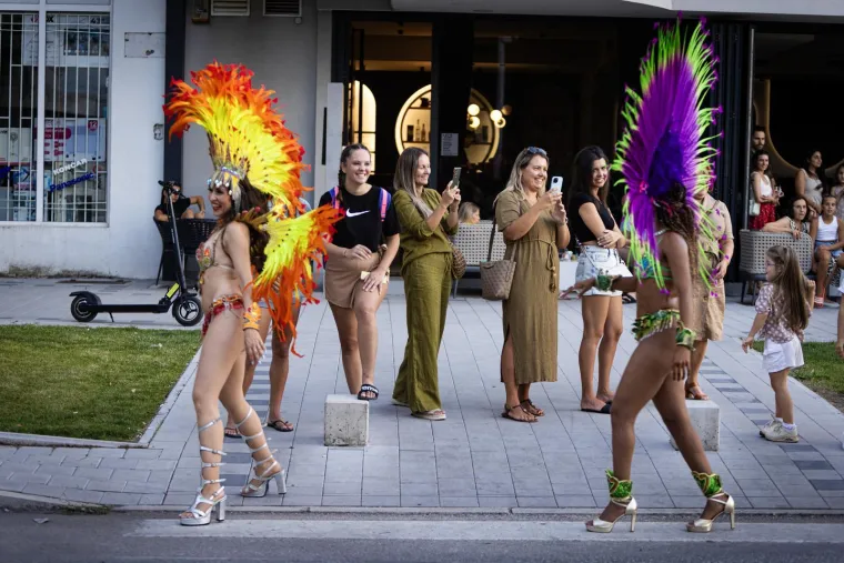 Brazilske plesačice napravile &scaron;ou u susjedstvu: Ritam je pulsirao, a svi su gledali njih