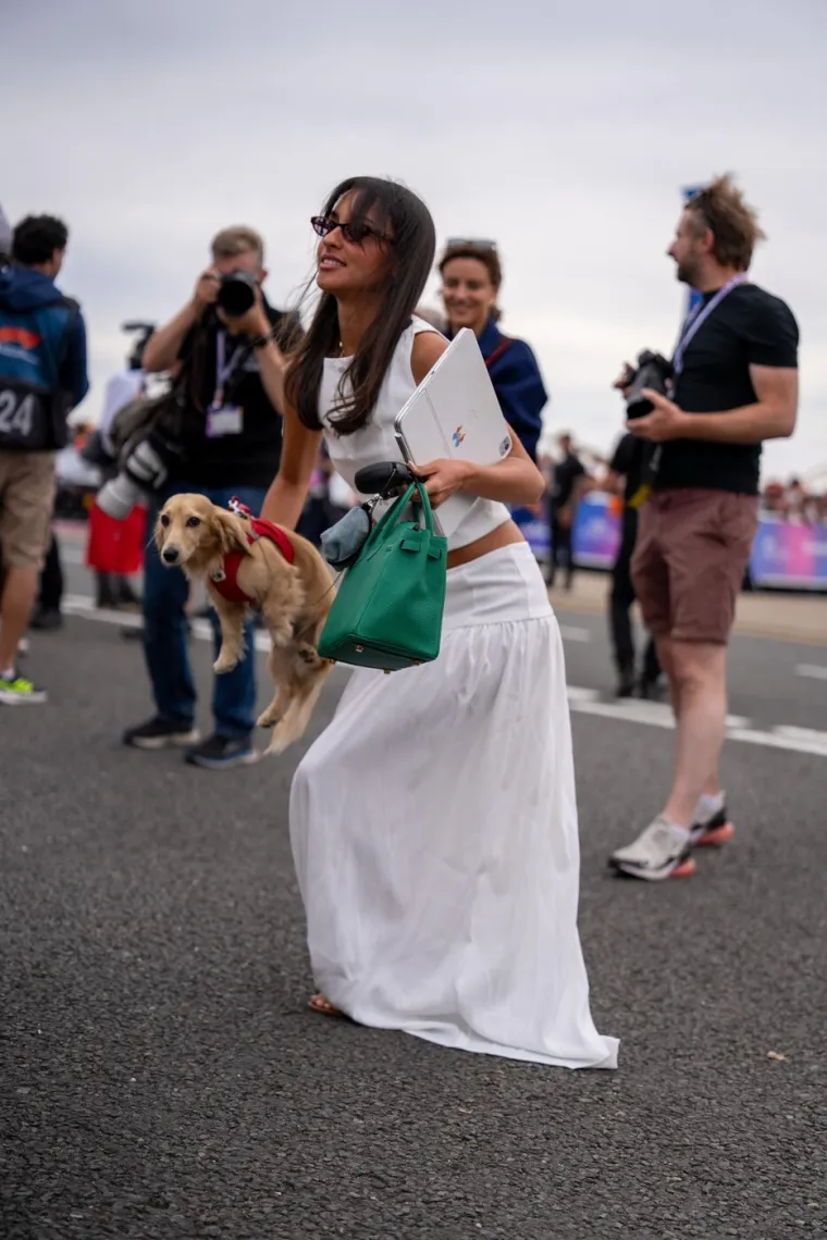 Tko je ljepotica koja ljubi slavnog vozača Formule 1? Zavr&scaron;ila je težak fakultet, a prepoznao ju je i Vogue