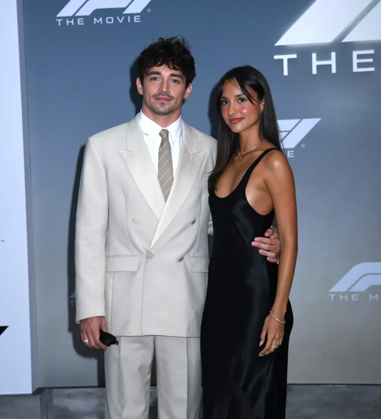 Tko je ljepotica koja ljubi slavnog vozača Formule 1? Završila je težak fakultet, a prepoznao ju je i Vogue