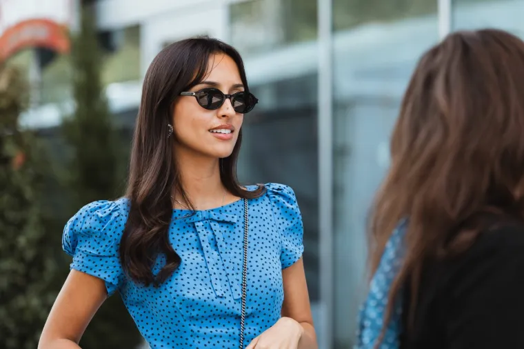 Tko je ljepotica koja ljubi slavnog vozača Formule 1? Zavr&scaron;ila je težak fakultet, a prepoznao ju je i Vogue