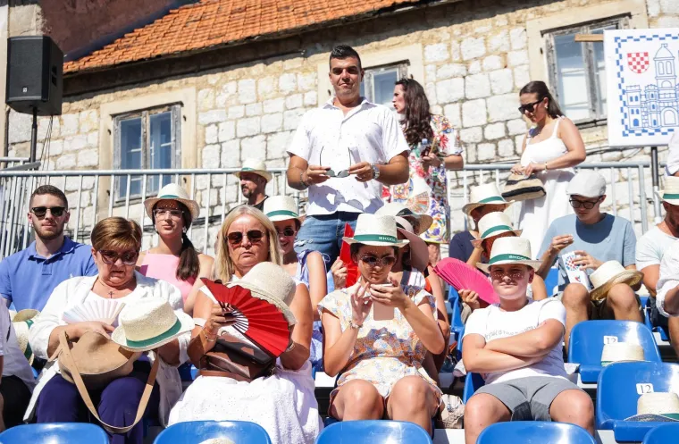 Sinj u znaku šešira i lepeza: Alka ove nedjelje bez defilea, ali s morem stila, ljepote, osmijeha i šušura