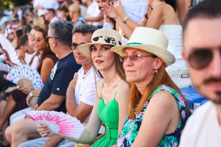 Sinj u znaku šešira i lepeza: Alka ove nedjelje bez defilea, ali s morem stila, ljepote, osmijeha i šušura
