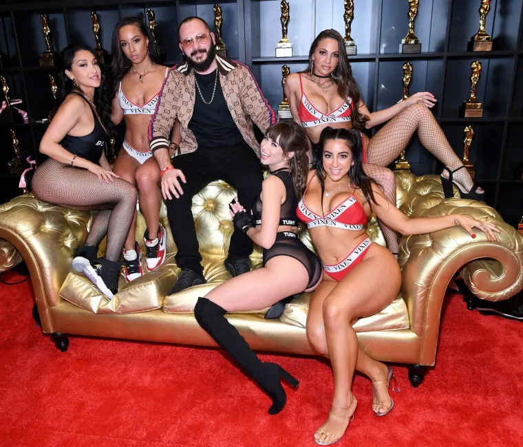 Pornozvijezda i nogometa&scaron; su u vezi! Svi pričaju kako se promijenila: 'Potpuno je druga osoba'