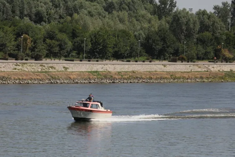 Vruća izdanja u Osijeku: Dvije dame besprijekornom linijom zaustavile dah svim kupačima