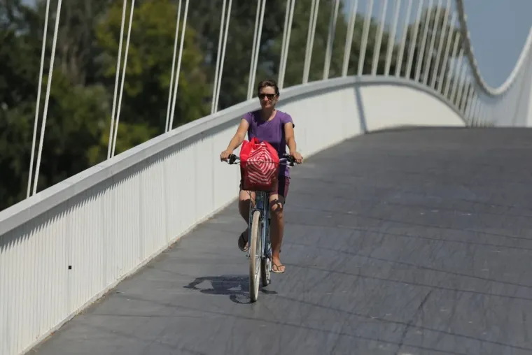 Vruća izdanja u Osijeku: Dvije dame besprijekornom linijom zaustavile dah svim kupačima