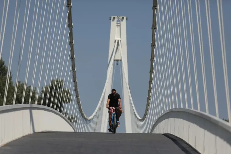 Vruća izdanja u Osijeku: Dvije dame besprijekornom linijom zaustavile dah svim kupačima