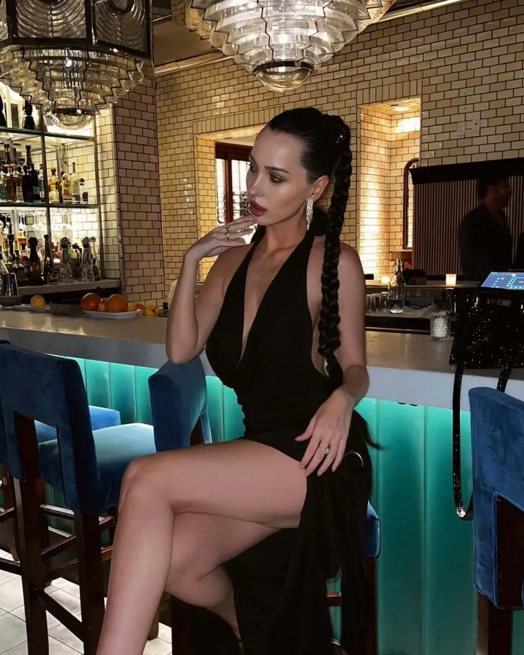 Oskudni bikiniji i bujne obline: Hrvatska manekenka Iva Kovačević prava je zavodnica