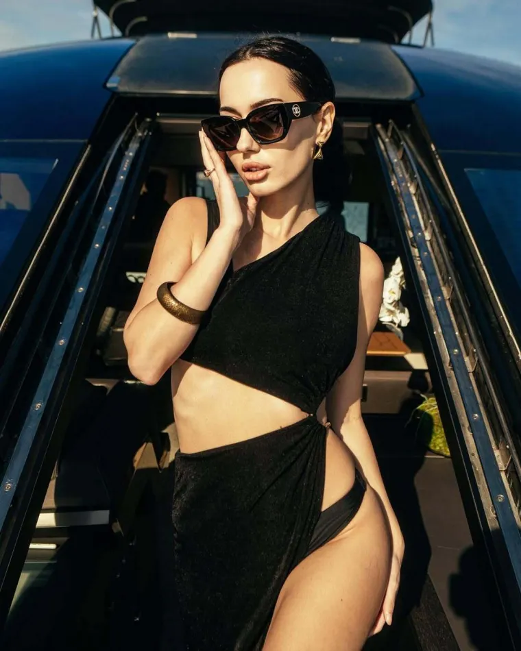 Oskudni bikiniji i bujne obline: Hrvatska manekenka Iva Kovačević prava je zavodnica