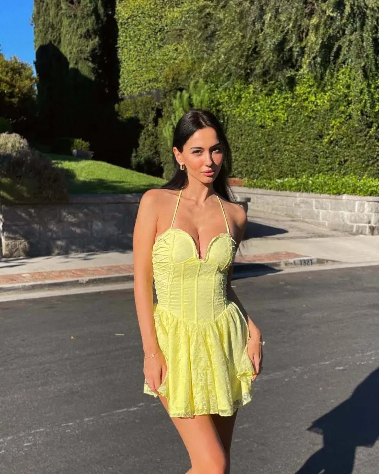 Oskudni bikiniji i bujne obline: Hrvatska manekenka Iva Kovačević prava je zavodnica