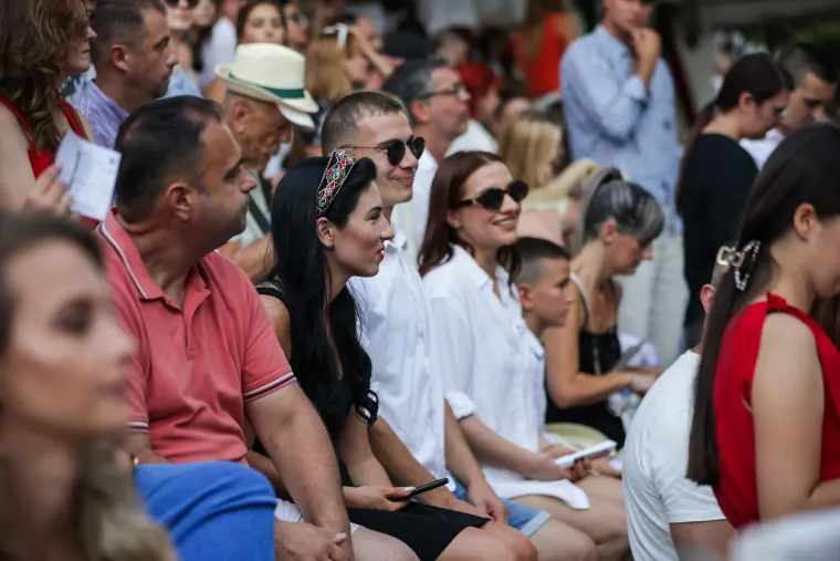 Na tribinama nikada nije bilo vatrenije: Ove ljepotice podržavale su alkare u Sinju