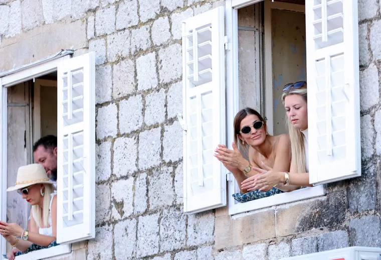 Na tribinama nikada nije bilo vatrenije: Ove ljepotice podržavale su alkare u Sinju