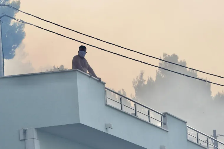 Prizori užasa vatrenog plamena dugog tri kilometra. Buktinja stigla blizu magistrale: '&Scaron;teta je velika'