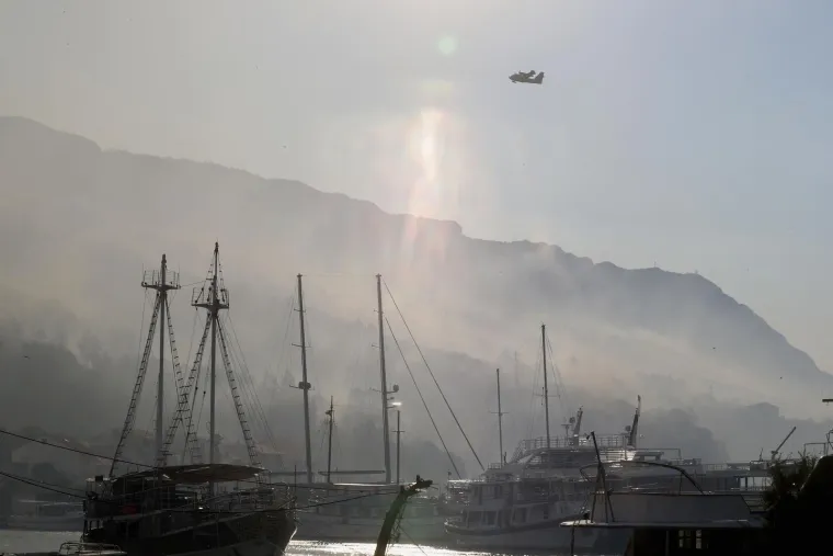 Prizori užasa vatrenog plamena dugog tri kilometra. Buktinja stigla blizu magistrale: '&Scaron;teta je velika'