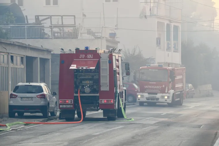 Prizori užasa vatrenog plamena dugog tri kilometra. Buktinja stigla blizu magistrale: '&Scaron;teta je velika'