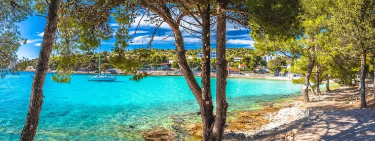 Dalmatinski dragulj savr&scaron;enog spoja opu&scaron;tene atmosfere i jednostavnosti dolaska: 'Bajkovito okruženje'