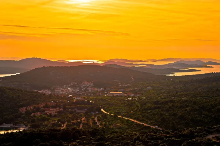 Dalmatinski dragulj savršenog spoja opuštene atmosfere i jednostavnosti dolaska: 'Bajkovito okruženje'