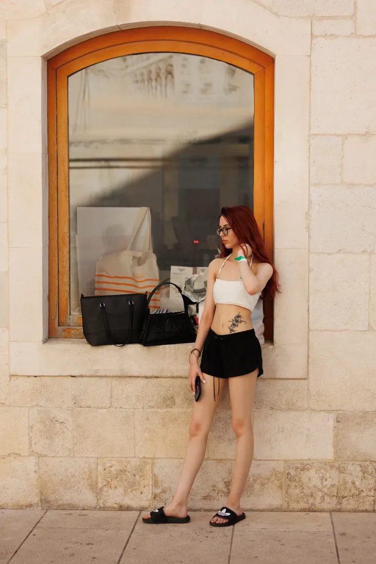 Ljepotice pro&scaron;etale Zadrom: Istaknula se samozatajna dama brončanog tena