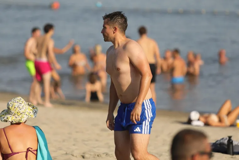 Zgodne Slavonke pokazale kako se uživa i zapalile plažu 'Nepokorenog grada'