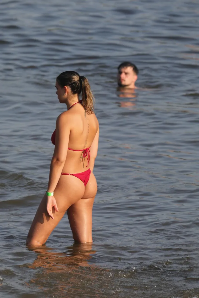 Zgodne Slavonke pokazale kako se uživa i zapalile plažu 'Nepokorenog grada'