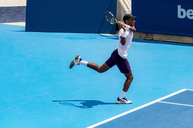 Zastrašujuće scene: Poznati tenisač se srušio na terenu! Cijeli stadion je zanijemio