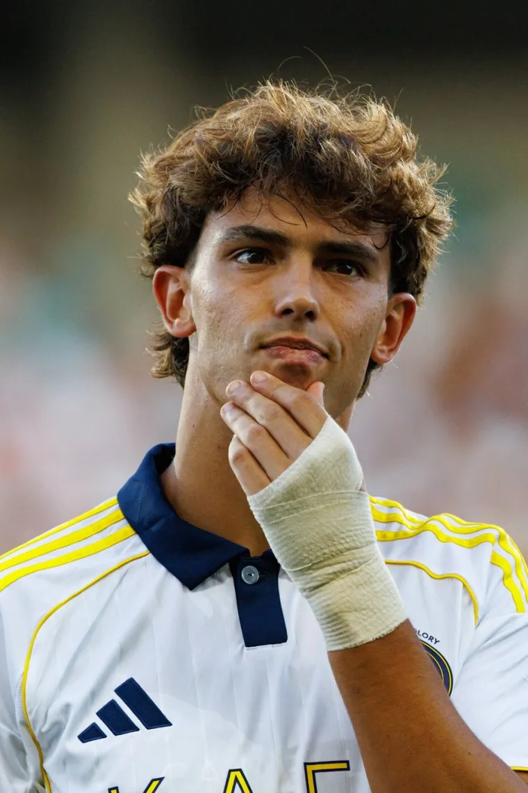 Najveća zavodnica varala nogometnu zvijezdu! Fatalna plavuša voli biti u zaleđu