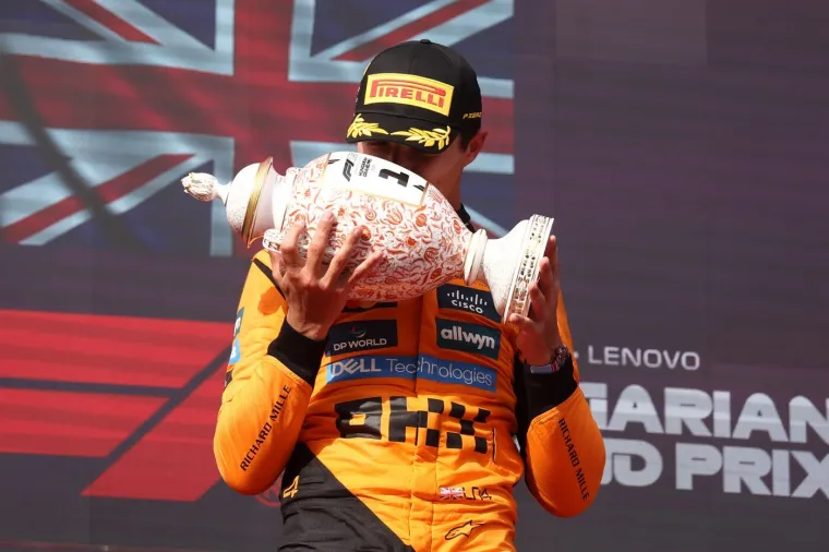 Najveća zavodnica varala nogometnu zvijezdu! Fatalna plavuša voli biti u zaleđu