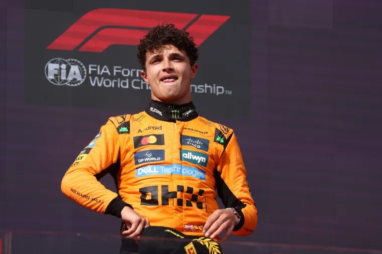 Najveća zavodnica varala nogometnu zvijezdu! Fatalna plavuša voli biti u zaleđu