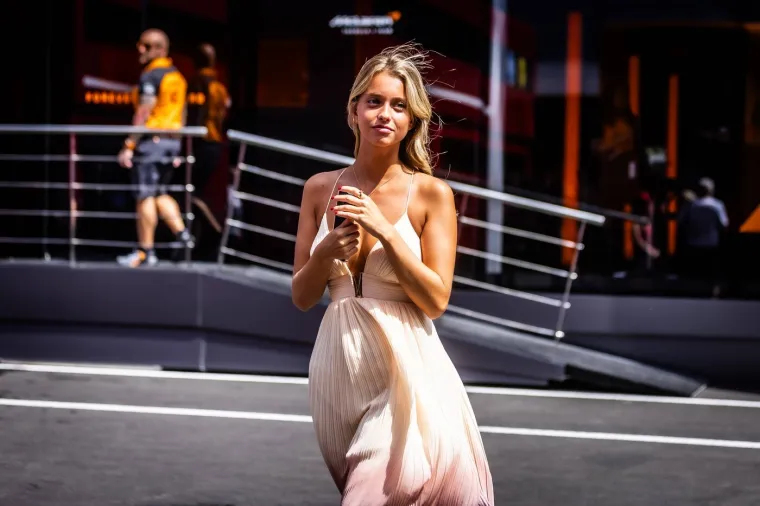 Najveća zavodnica varala nogometnu zvijezdu! Fatalna plavu&scaron;a voli biti u zaleđu