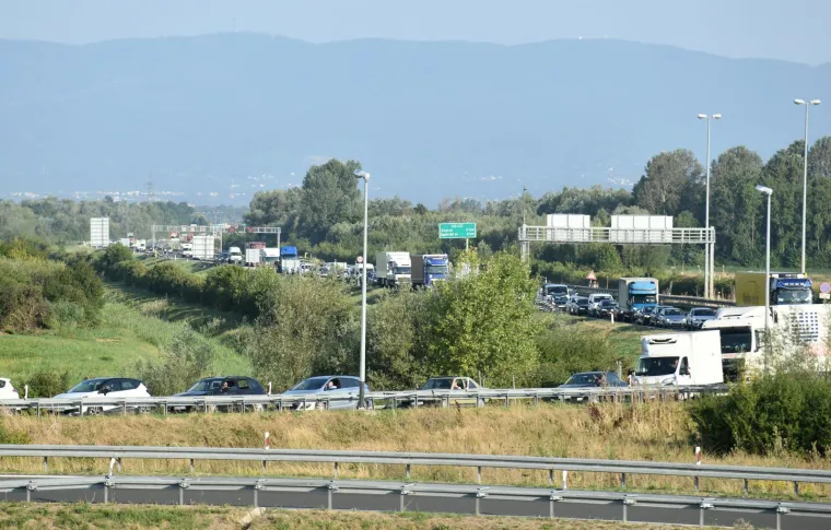 Potresni prizori lančanog sudara na A3: Sve je počelo kada je cisterna naletjela na BMW