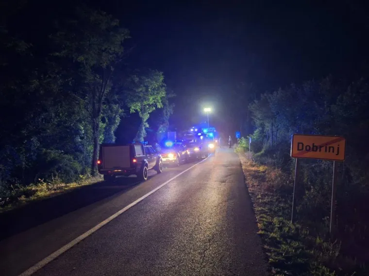 Sletio u provaliju duboku sedam metara: Među ozlijeđenima i maloljetnici