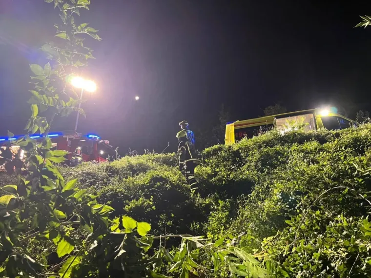 Sletio u provaliju duboku sedam metara: Među ozlijeđenima i maloljetnici