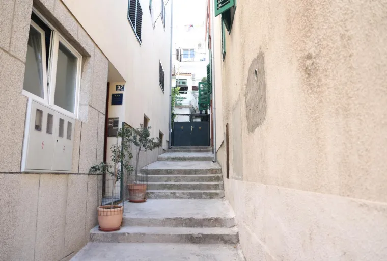 Šibenčani se oprostili od obitelji Dedić: Okupili se i odali počast