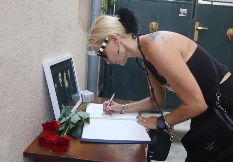 &Scaron;ibenčani se oprostili od obitelji Dedić: Okupili se i odali počast