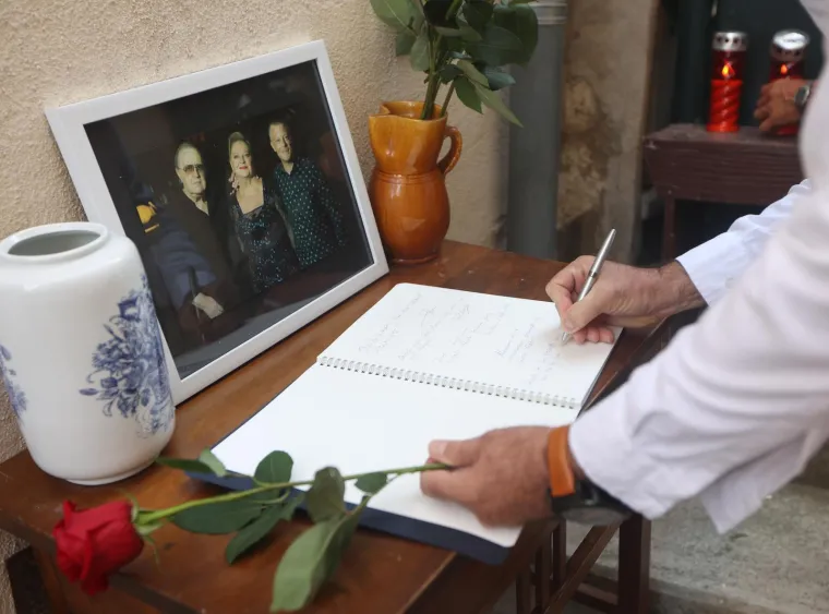 &Scaron;ibenčani se oprostili od obitelji Dedić: Okupili se i odali počast